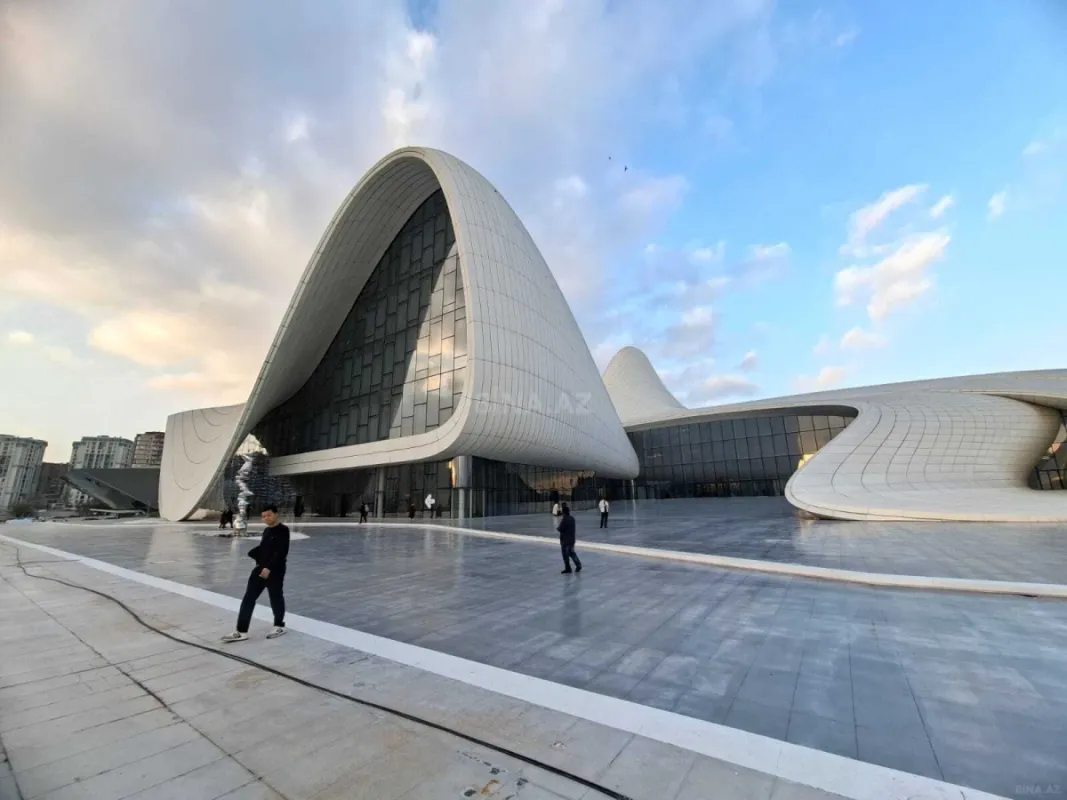 Satılır 3 otaqlı mənzil 121 m²