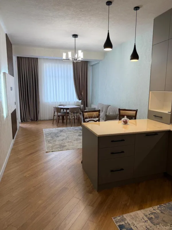 Kirayə verilir 2 otaqlı mənzil 78 m²