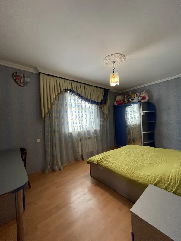 Satılır 7 otaqlı həyət evi 200 m²