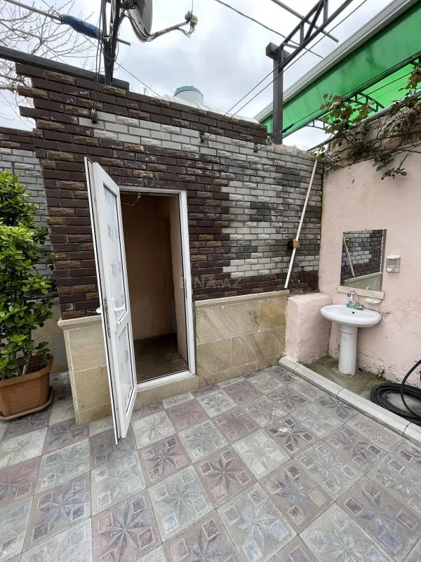 Satılır 7 otaqlı həyət evi 200 m²