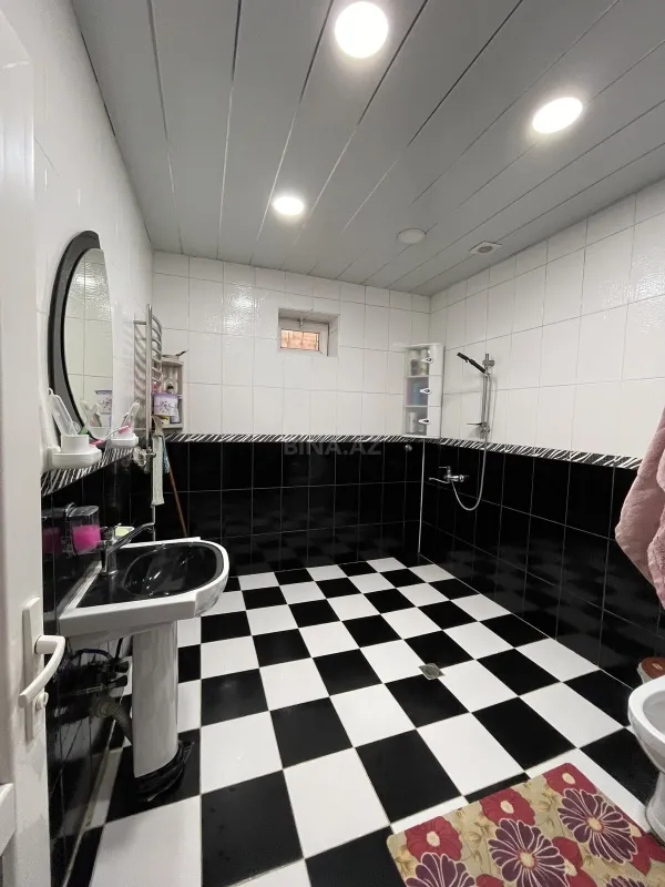 Satılır 7 otaqlı həyət evi 200 m²