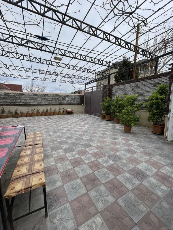 Satılır 7 otaqlı həyət evi 200 m²