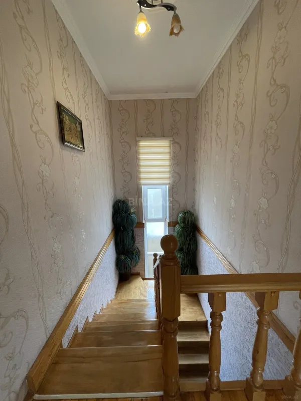 Satılır 7 otaqlı həyət evi 200 m²