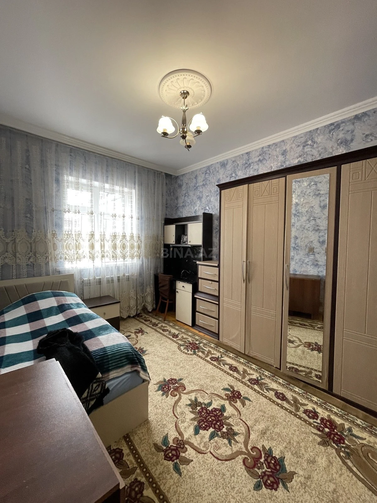 Satılır 7 otaqlı həyət evi 200 m²