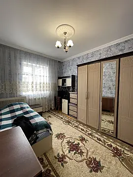 Satılır 7 otaqlı həyət evi 200 m²