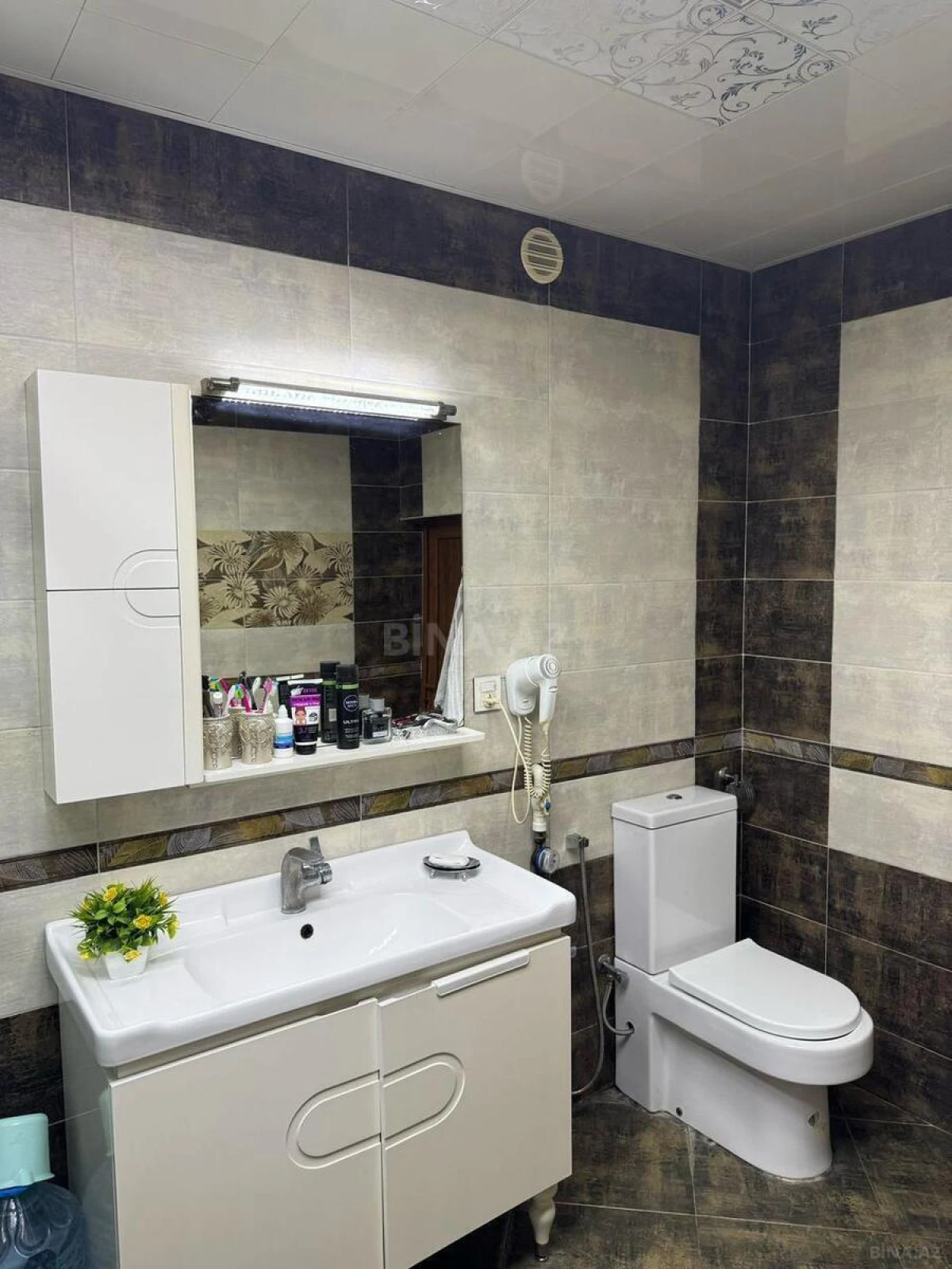 Satılır 7 otaqlı mənzil 187 m²