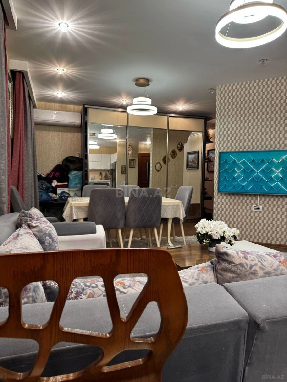 Satılır 7 otaqlı mənzil 187 m²