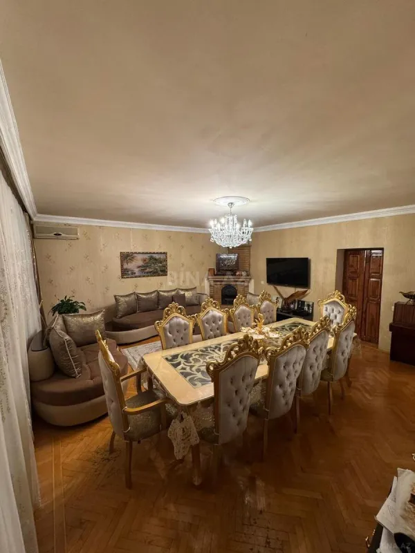 Satılır 7 otaqlı mənzil 187 m²