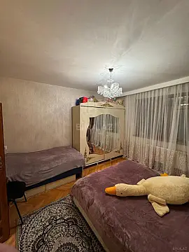 Satılır 7 otaqlı mənzil 187 m²