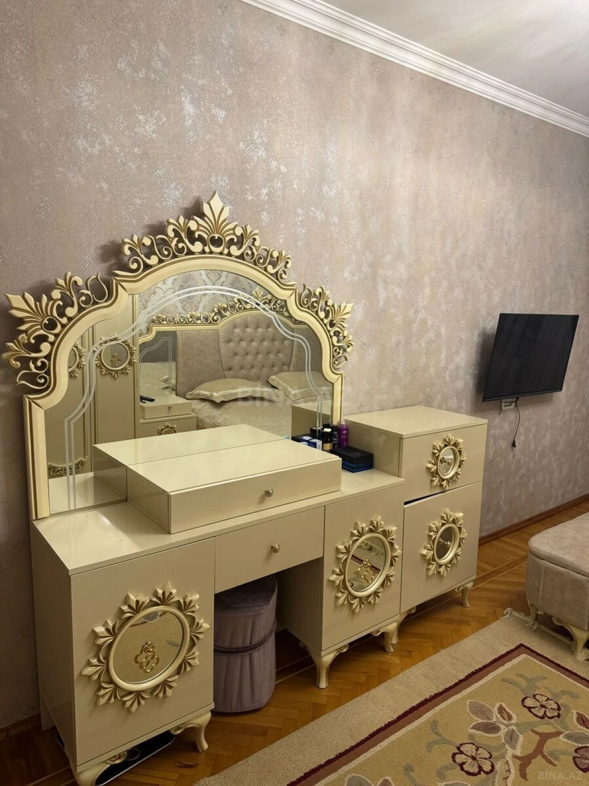 Satılır 7 otaqlı mənzil 187 m²