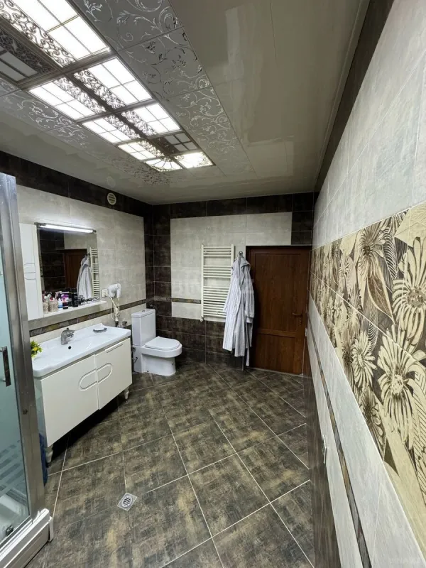 Satılır 7 otaqlı mənzil 187 m²