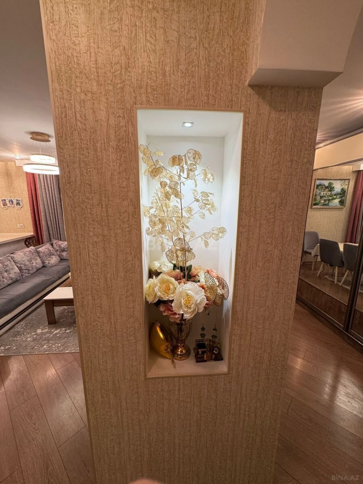 Satılır 7 otaqlı mənzil 187 m²