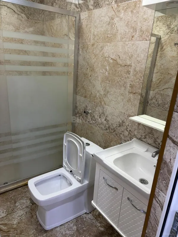 Satılır 2 otaqlı mənzil 75 m²