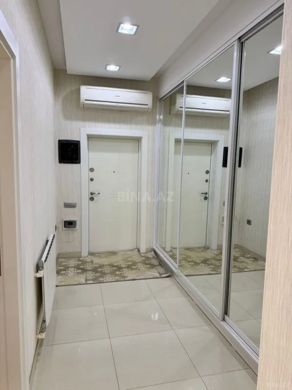 Satılır 3 otaqlı mənzil 108 m²