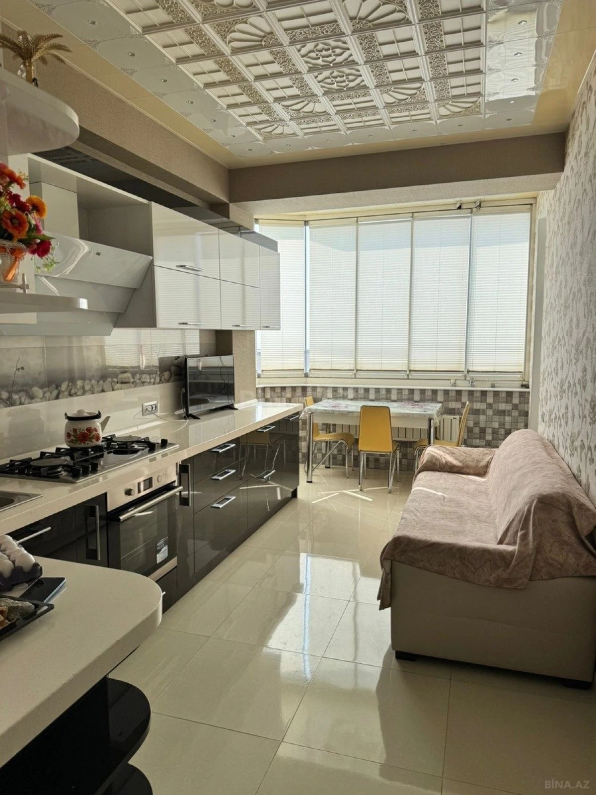 Satılır 3 otaqlı mənzil 108 m²