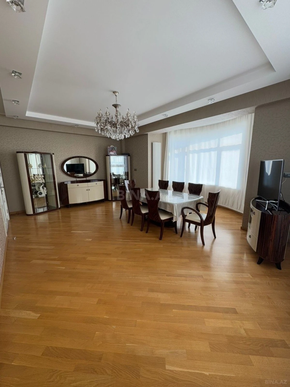 Satılır 3 otaqlı mənzil 108 m²