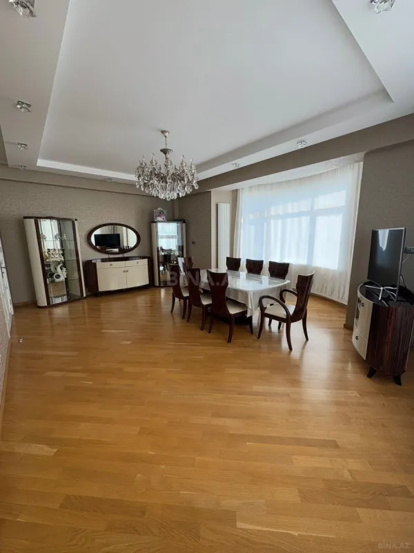 Satılır 3 otaqlı mənzil 108 m²