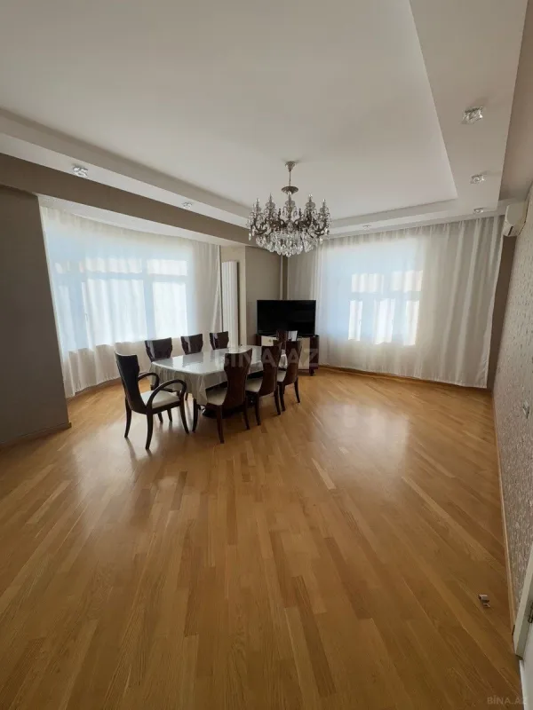 Satılır 3 otaqlı mənzil 108 m²