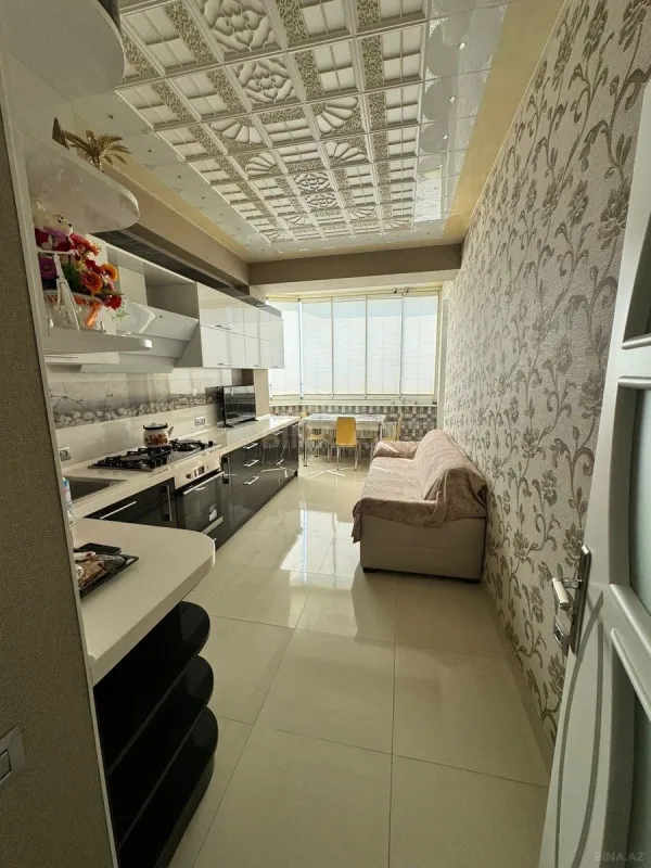 Satılır 3 otaqlı mənzil 108 m²