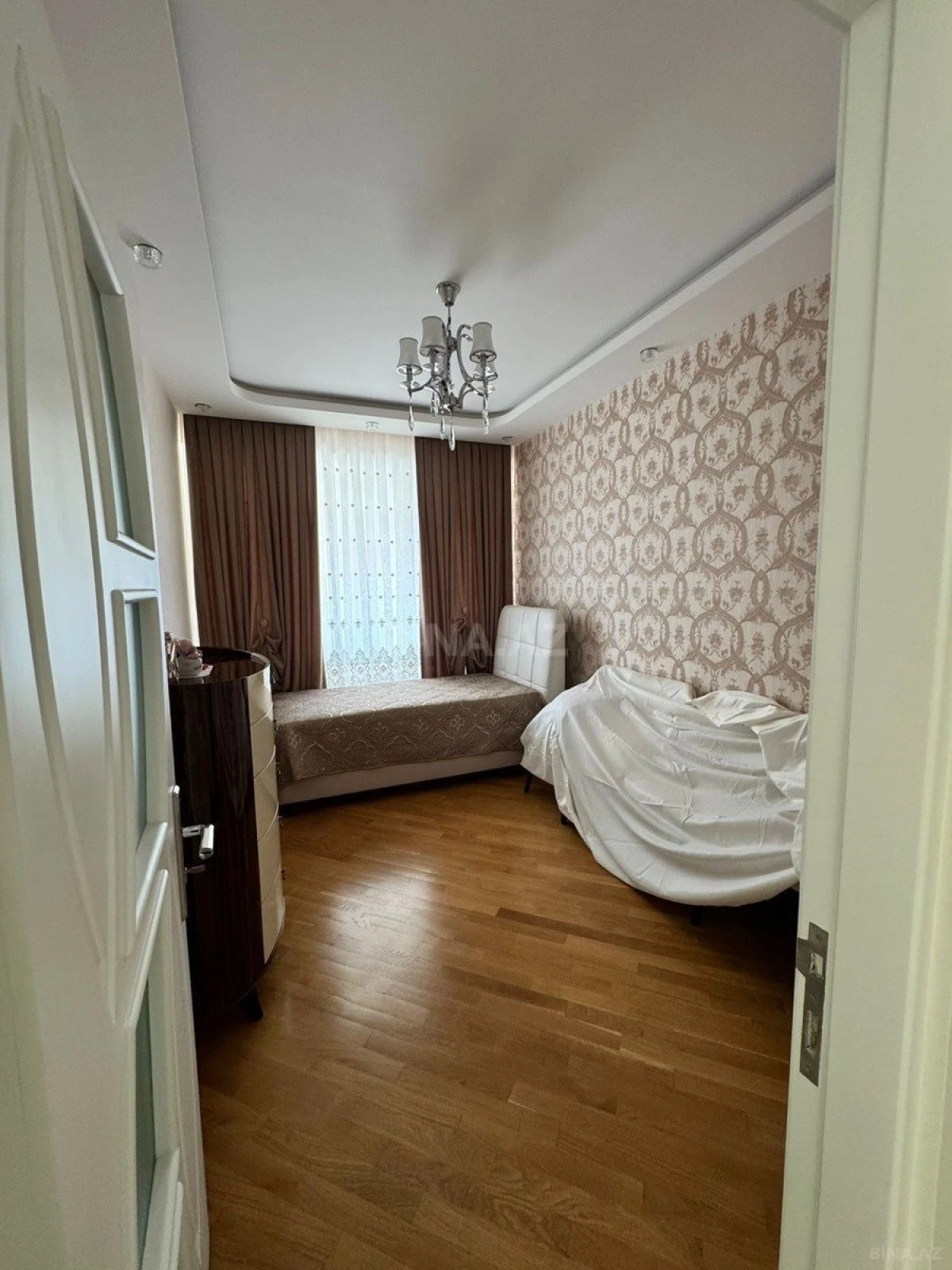 Satılır 3 otaqlı mənzil 108 m²