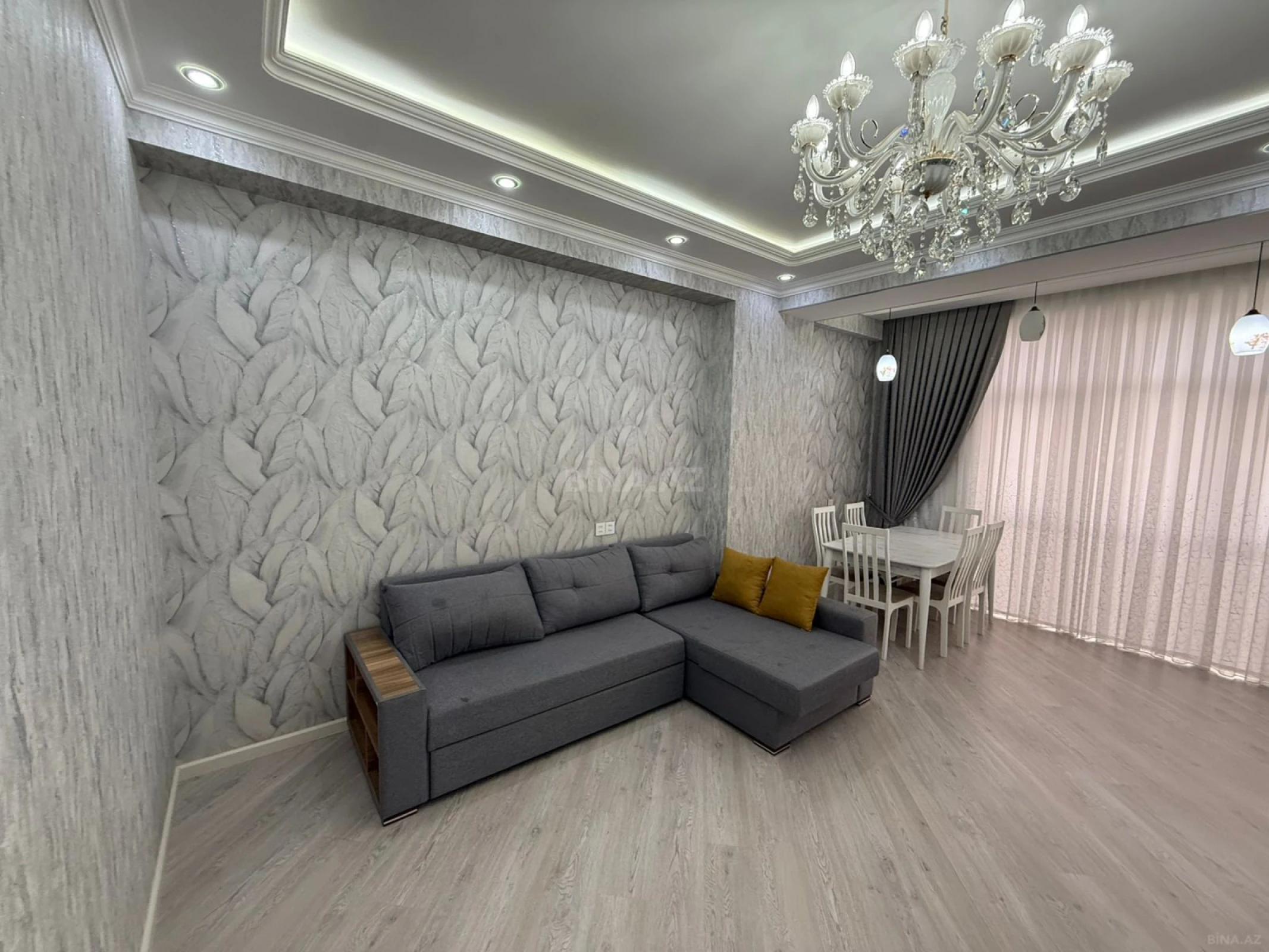 Kirayə verilir 3 otaqlı mənzil 120 m²