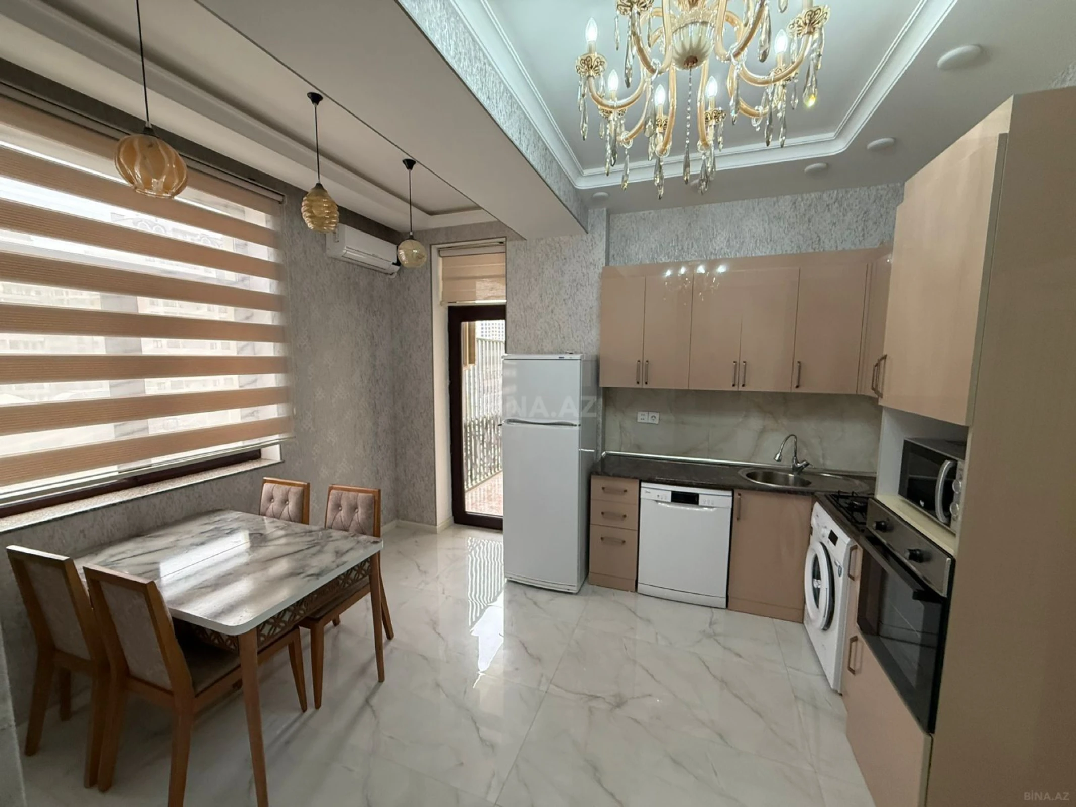 Kirayə verilir 3 otaqlı mənzil 120 m²