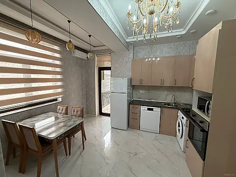 Kirayə verilir 3 otaqlı mənzil 120 m²