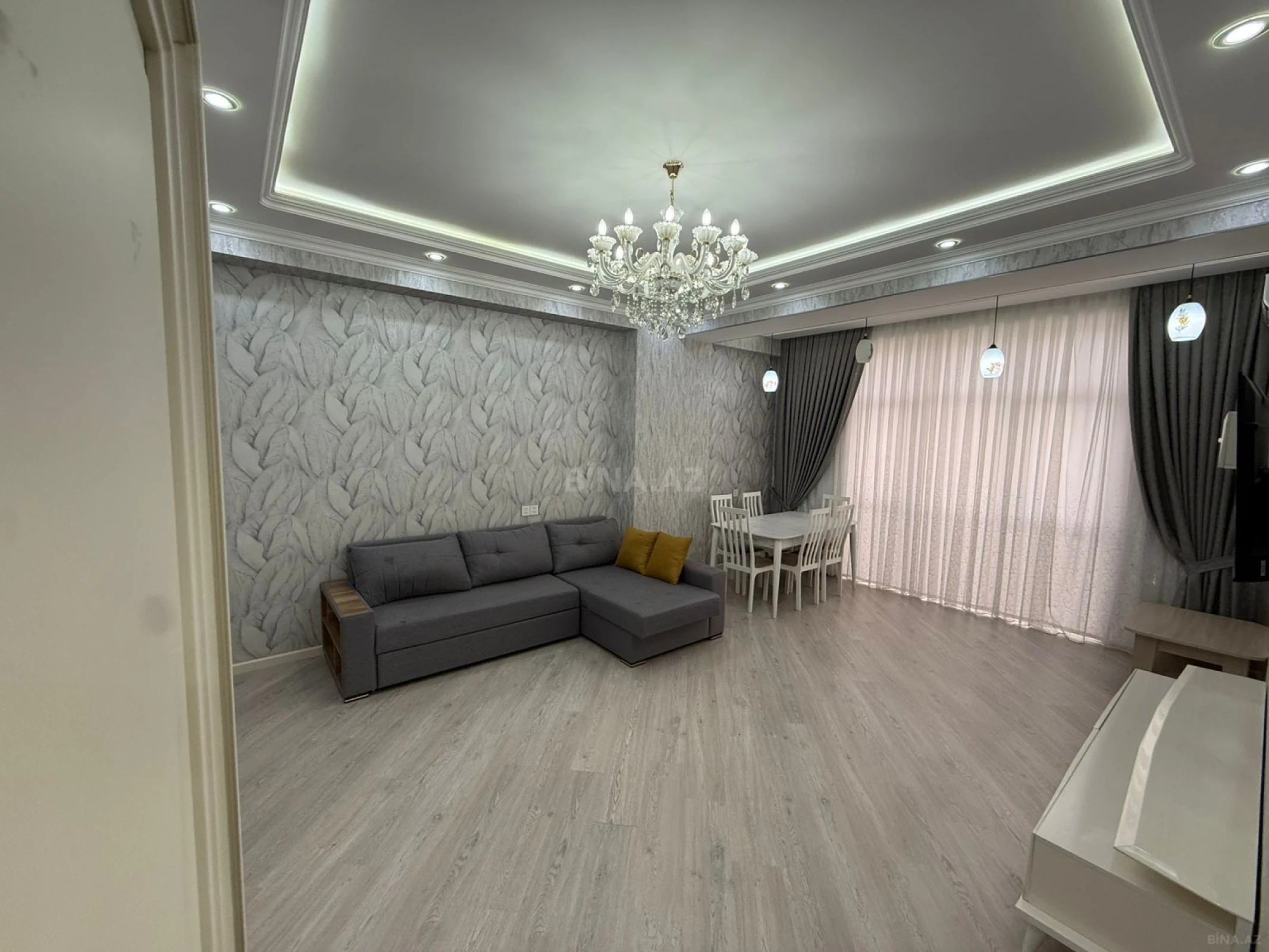 Kirayə verilir 3 otaqlı mənzil 120 m²
