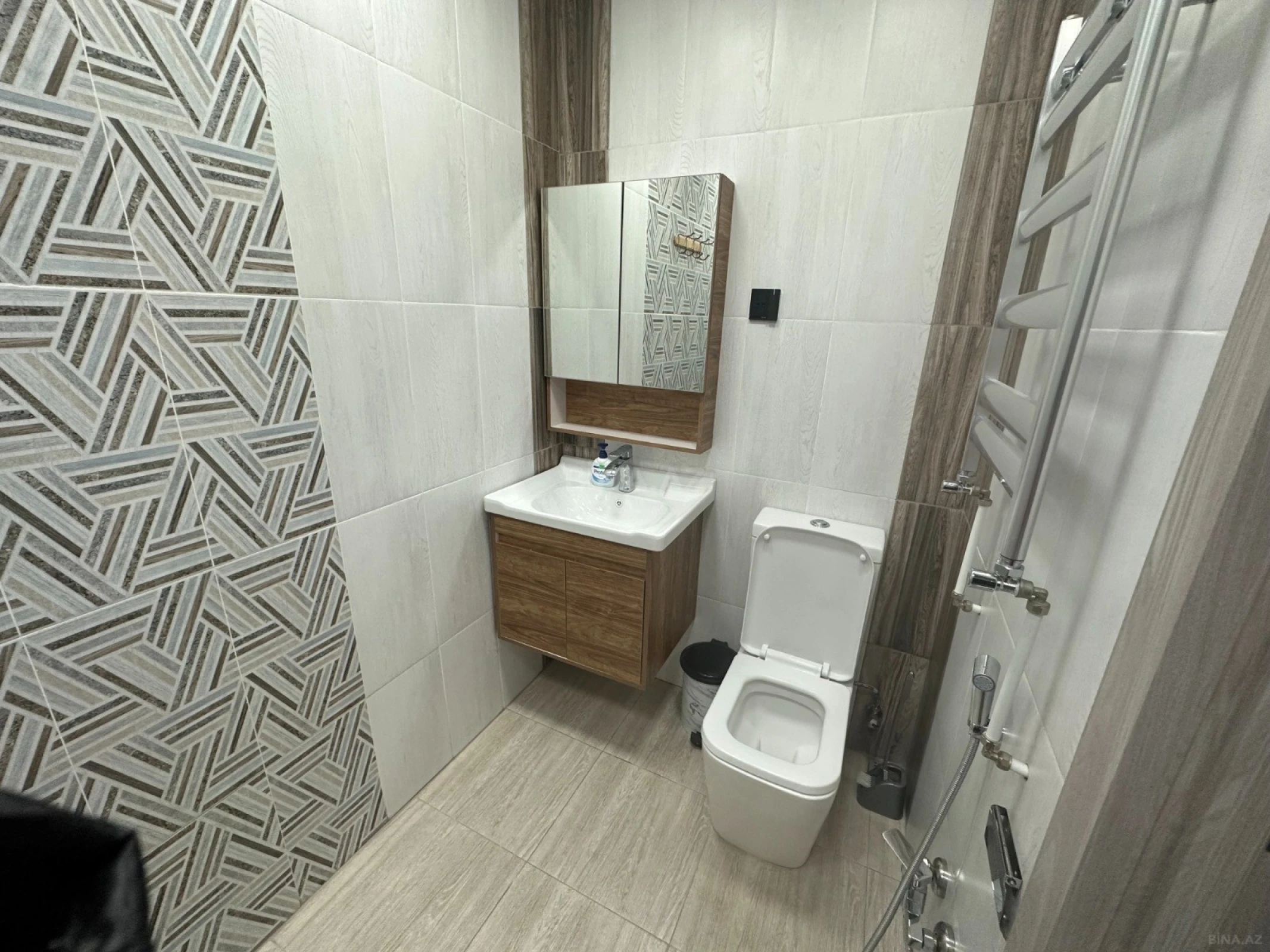 Kirayə verilir 2 otaqlı mənzil 70 m²