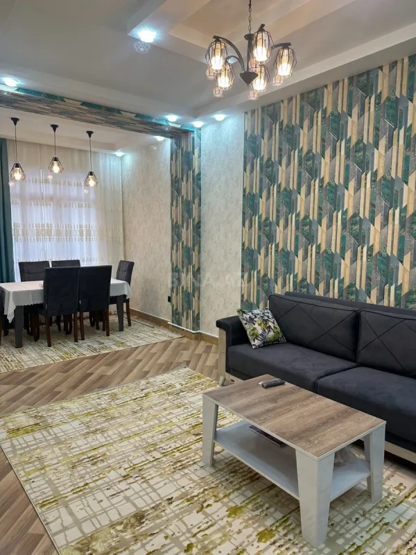 Kirayə verilir 2 otaqlı mənzil 70 m²