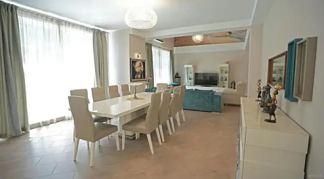 Kirayə verilir 5 otaqlı həyət evi 575 m²