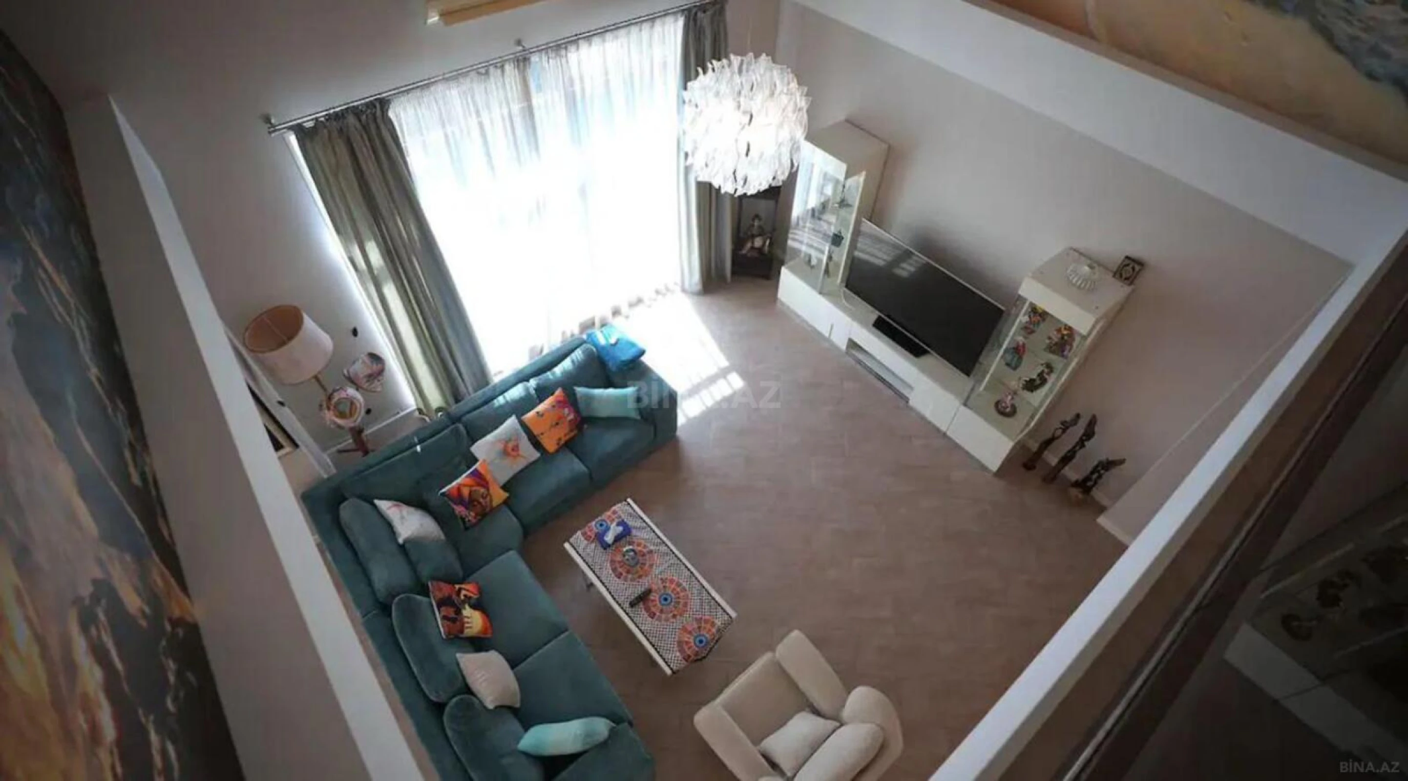 Kirayə verilir 5 otaqlı həyət evi 575 m²