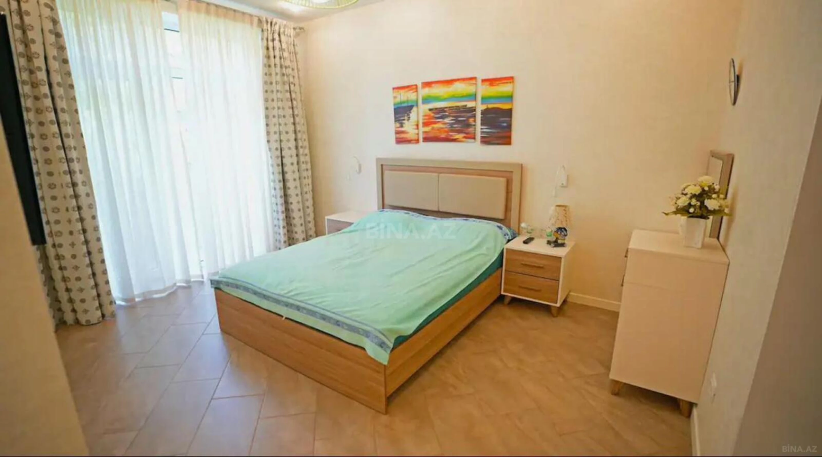 Kirayə verilir 5 otaqlı həyət evi 575 m²