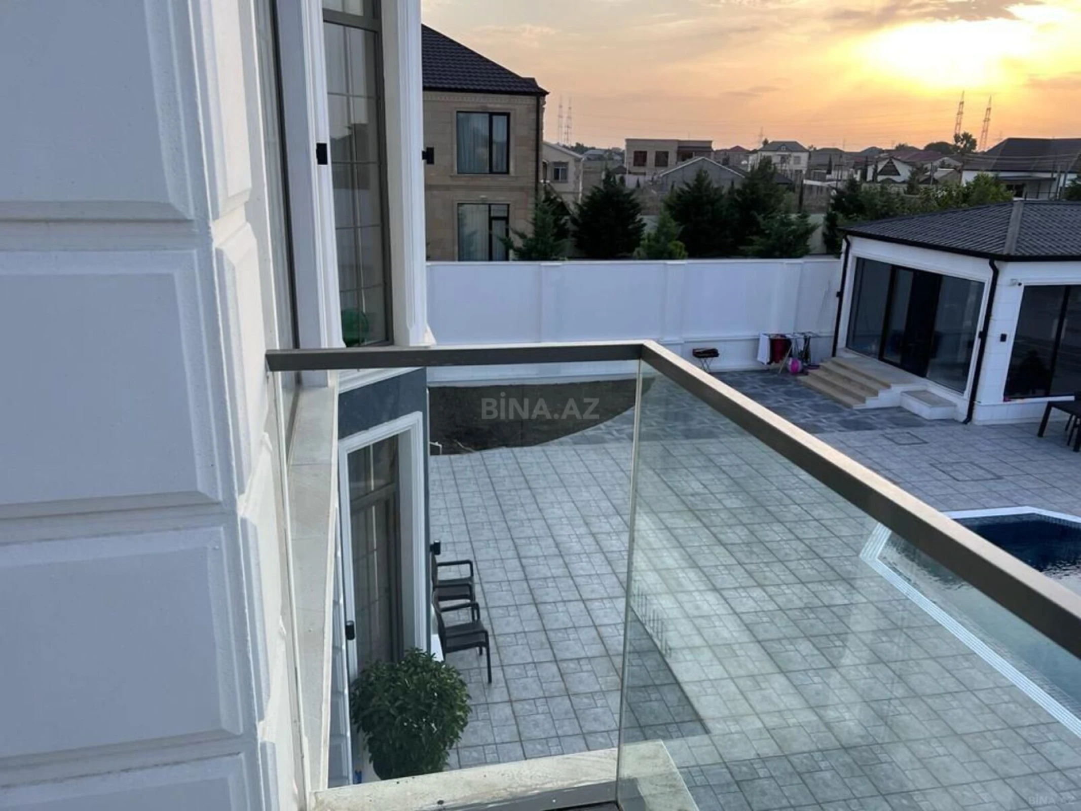 Kirayə verilir 4 otaqlı həyət evi 400 m²