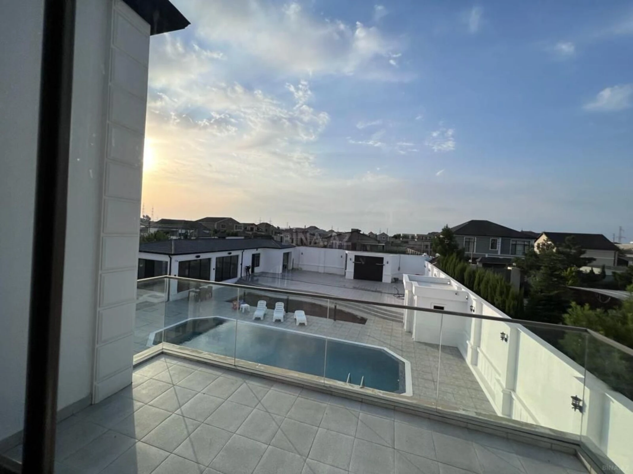 Kirayə verilir 4 otaqlı həyət evi 400 m²