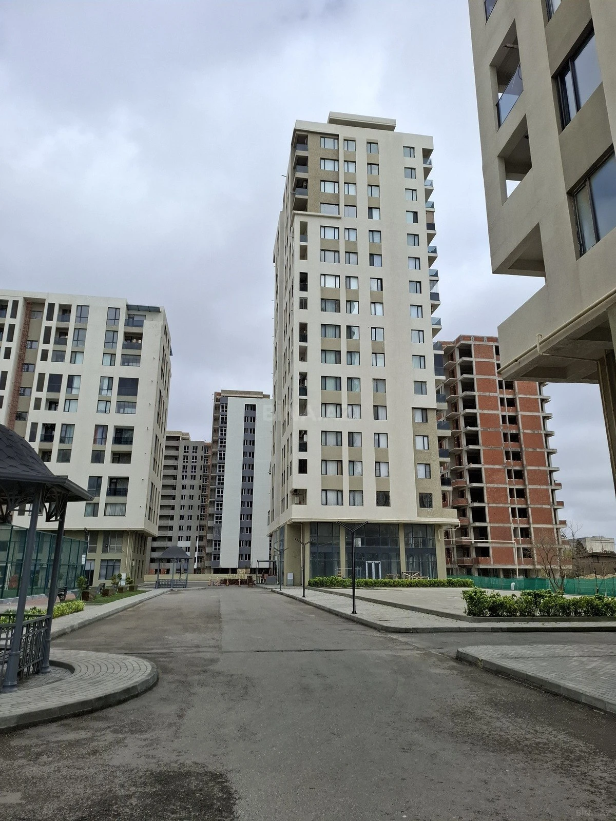 Satılır 2 otaqlı mənzil 52 m²