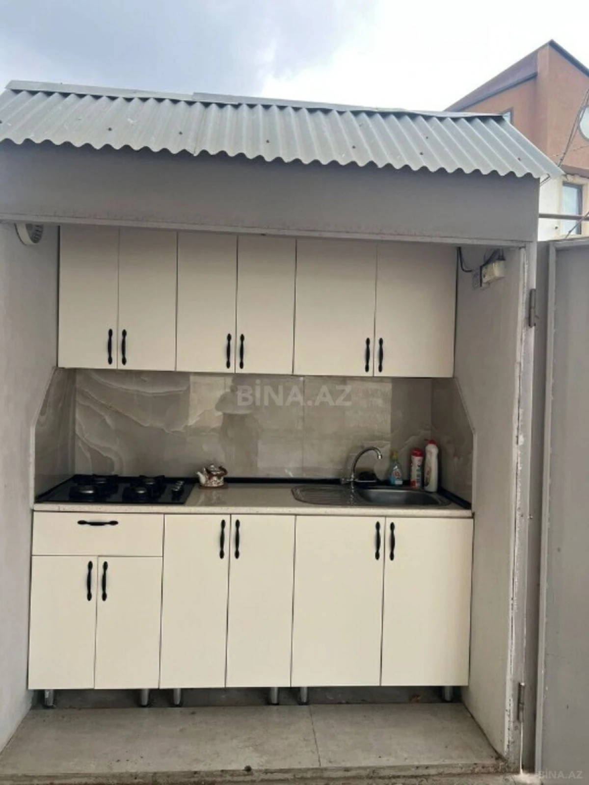 Satılır 4 otaqlı həyət evi 200 m²