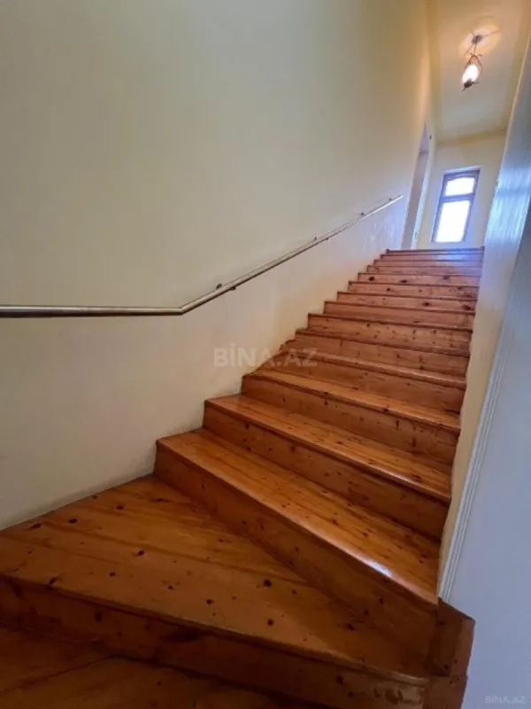 Satılır 4 otaqlı həyət evi 200 m²