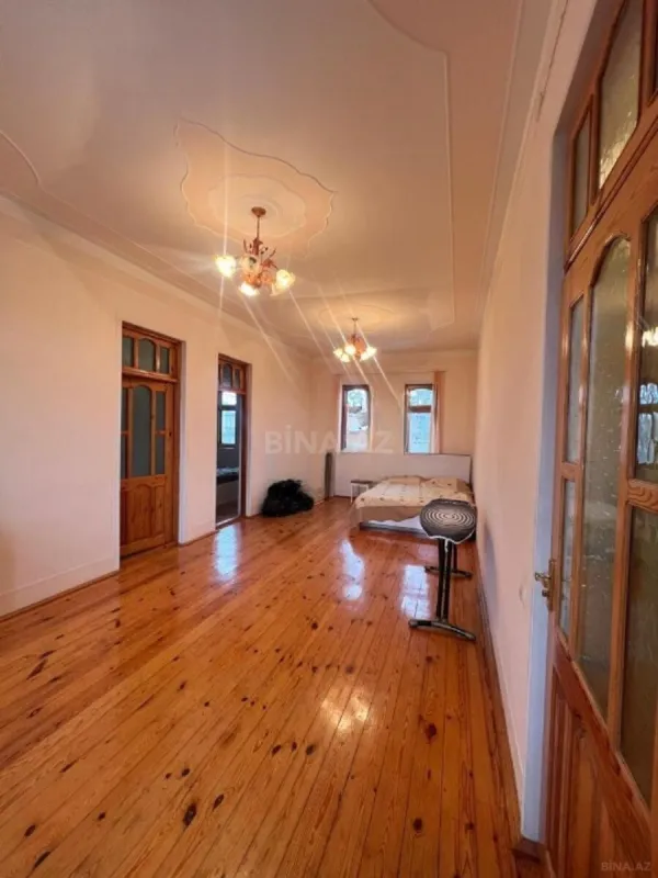 Satılır 4 otaqlı həyət evi 200 m²