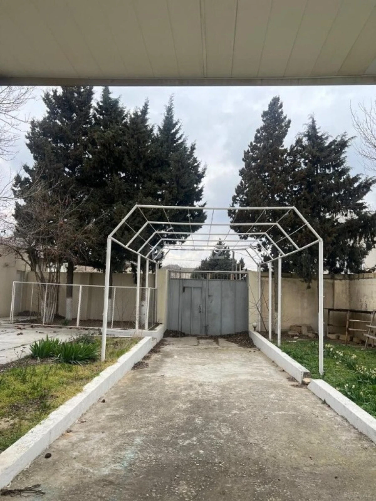 Satılır 4 otaqlı həyət evi 200 m²