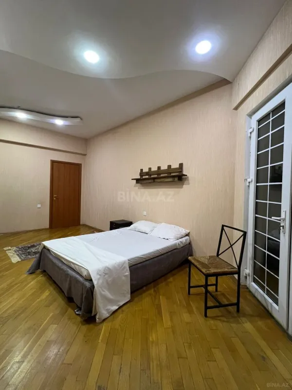 Kirayə verilir 3 otaqlı mənzil 150 m²