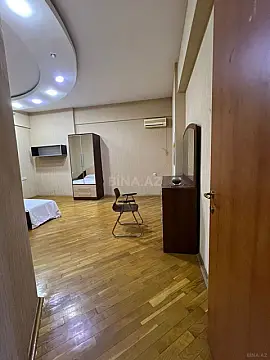 Kirayə verilir 3 otaqlı mənzil 150 m²