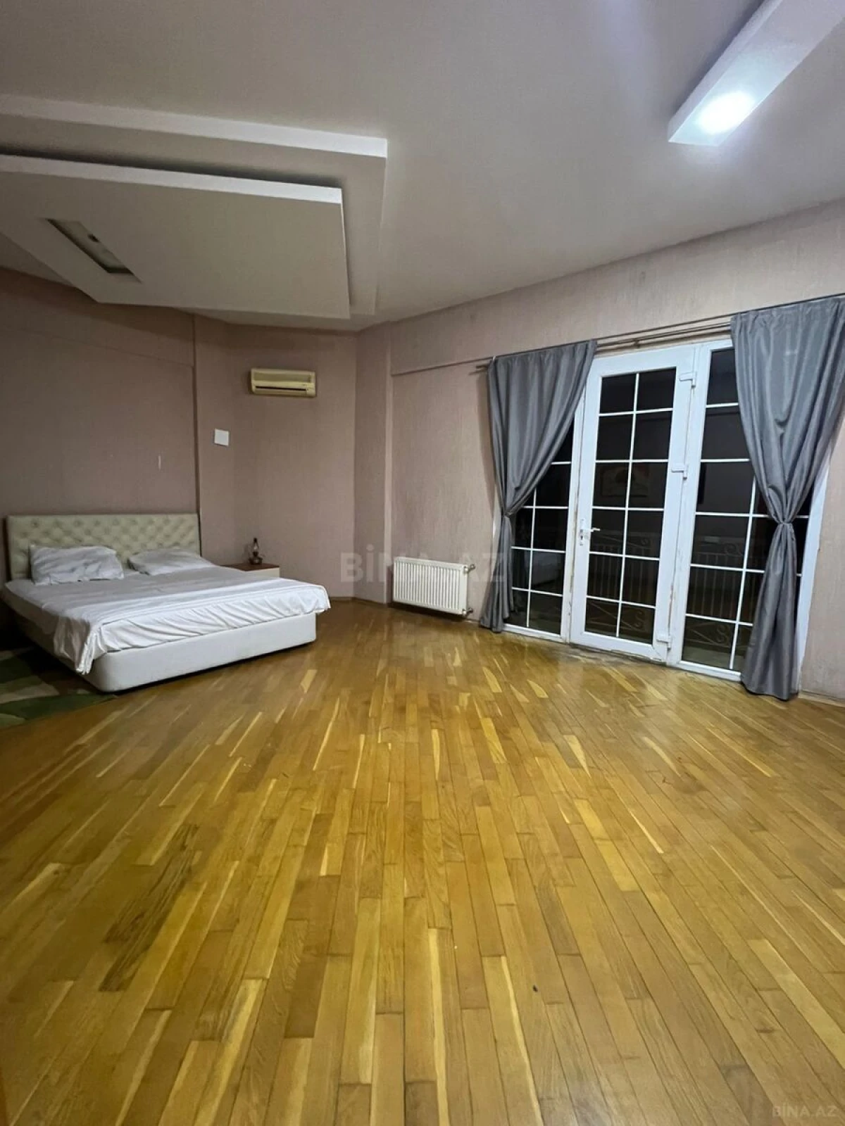 Kirayə verilir 3 otaqlı mənzil 150 m²