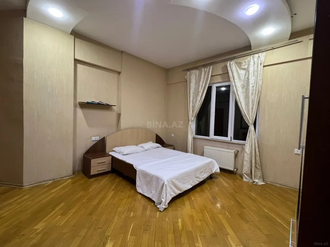 Kirayə verilir 3 otaqlı mənzil 150 m²