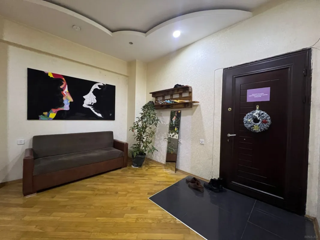 Kirayə verilir 3 otaqlı mənzil 150 m²