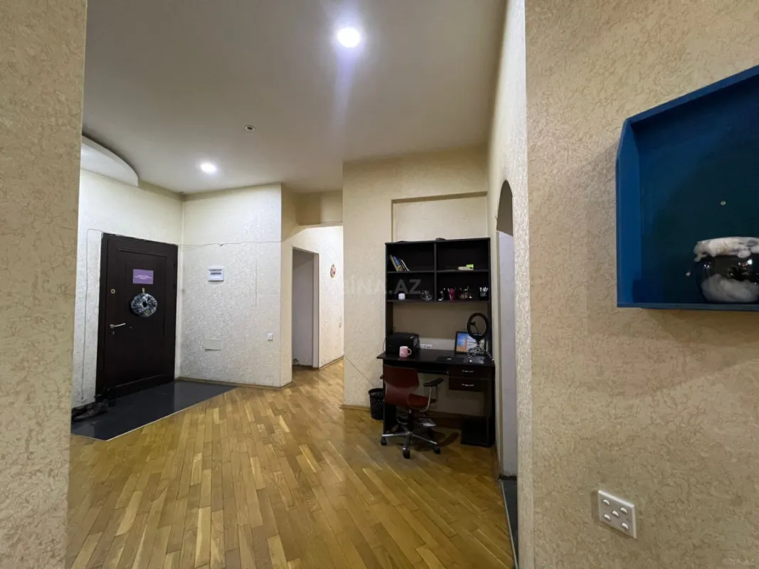 Kirayə verilir 3 otaqlı mənzil 150 m²