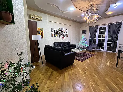 Kirayə verilir 3 otaqlı mənzil 150 m² — Bakı 3 otaq 150.00 m²