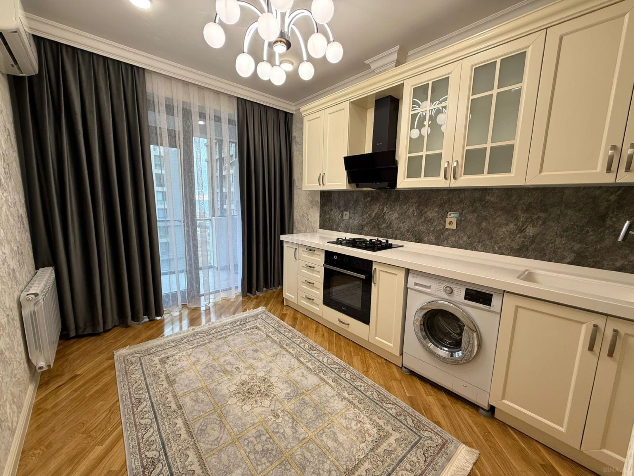 Satılır 3 otaqlı mənzil 82 m²