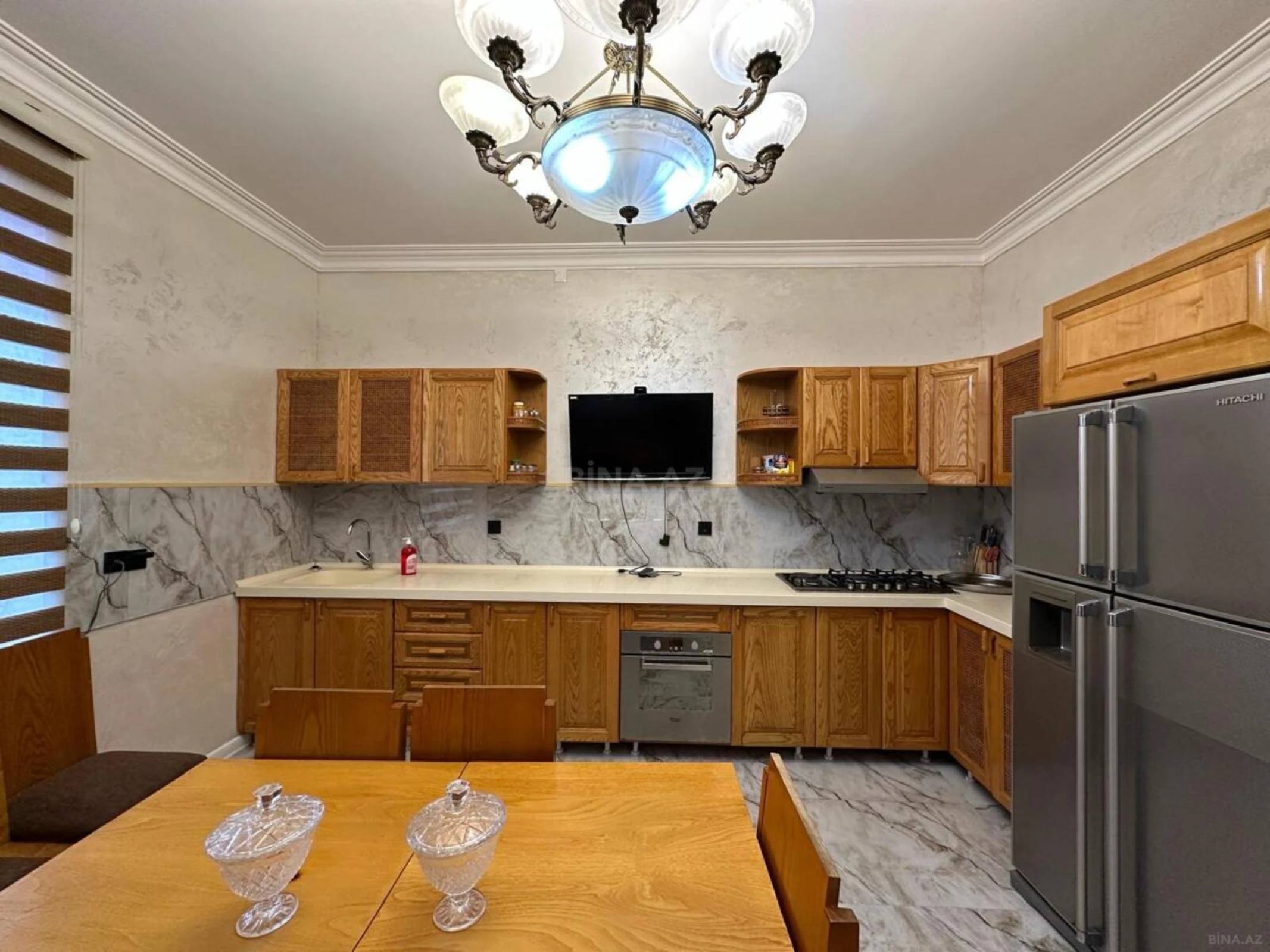 Kirayə verilir 6 otaqlı həyət evi 400 m²