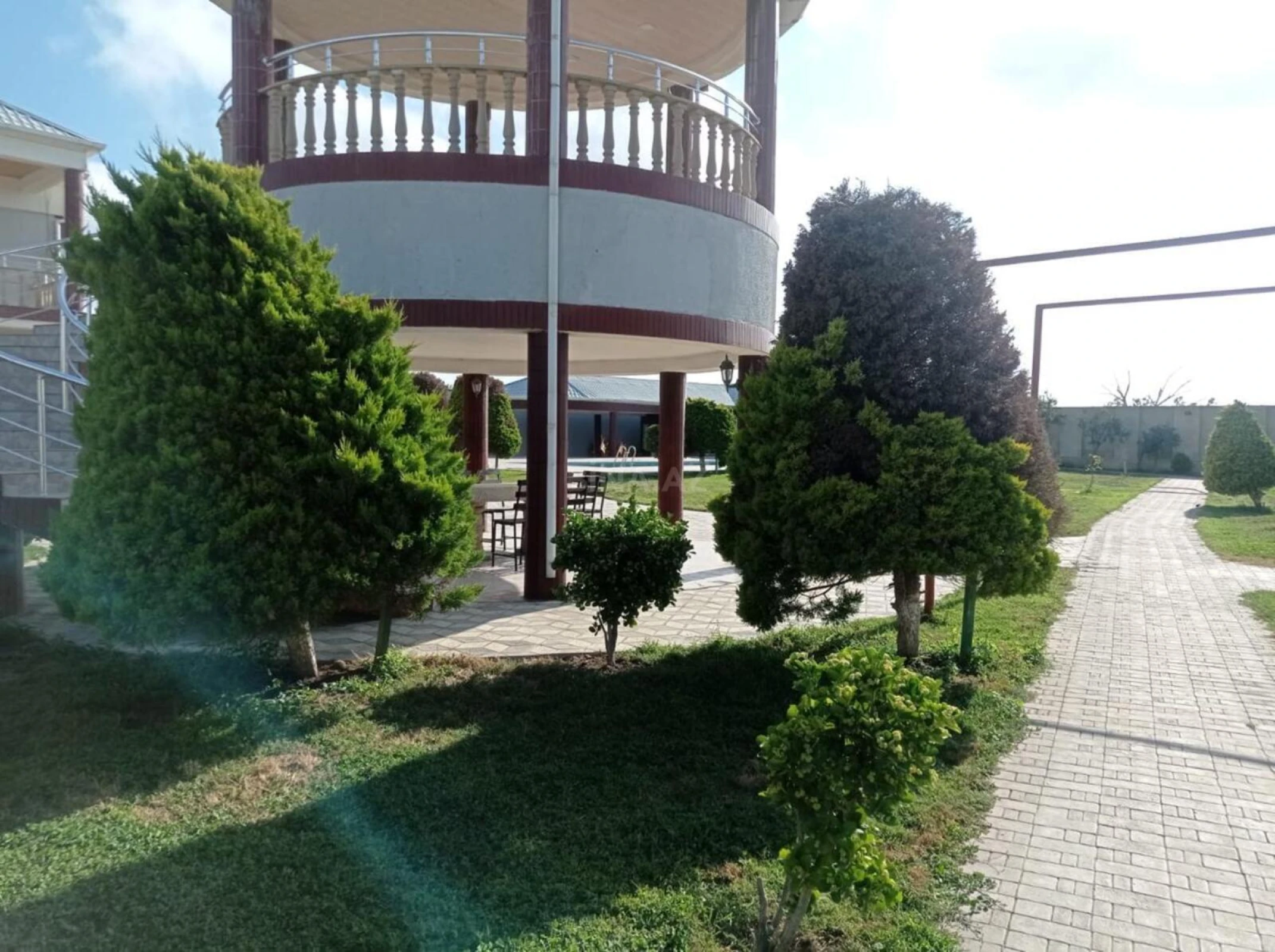 Kirayə verilir 6 otaqlı həyət evi 400 m²